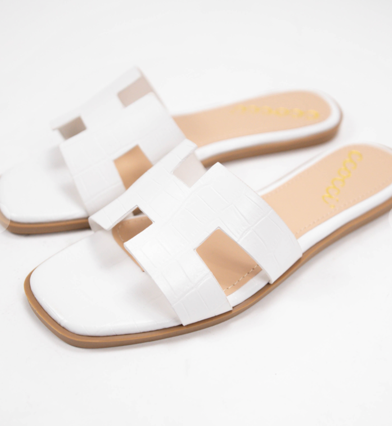Shea Croc Sandal